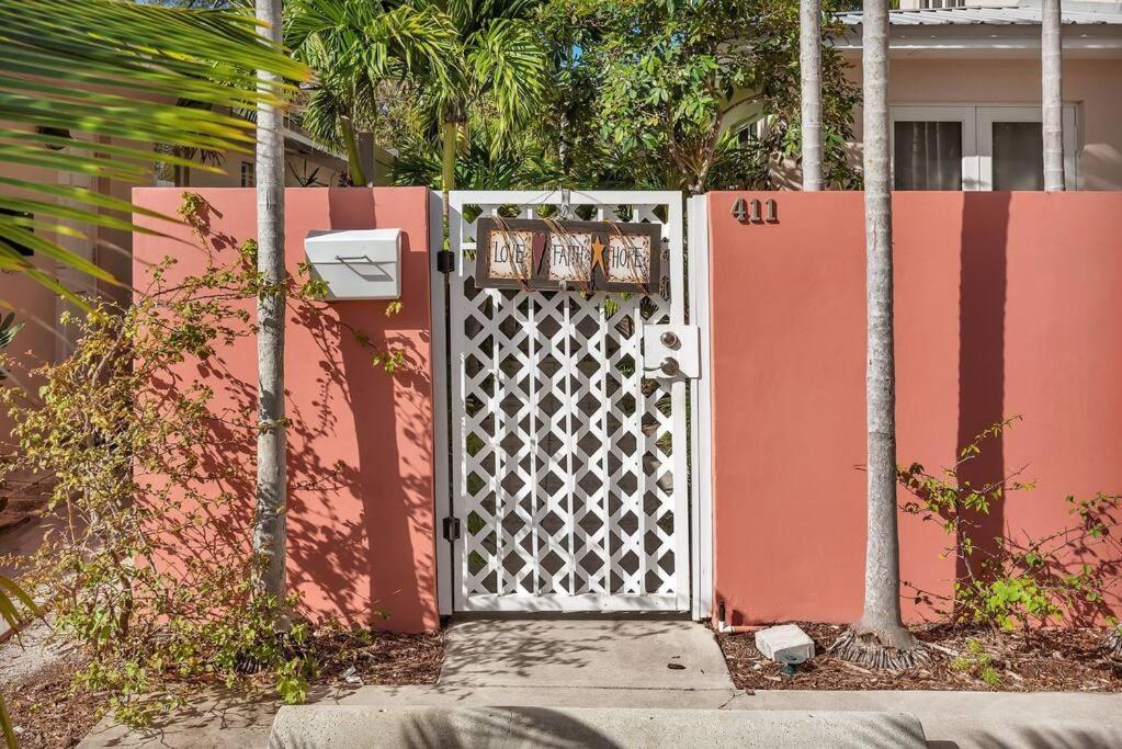 Charming Studio W Pool One Mile To Beach Pets Welcome Lake Worth Beach Zewnętrze zdjęcie