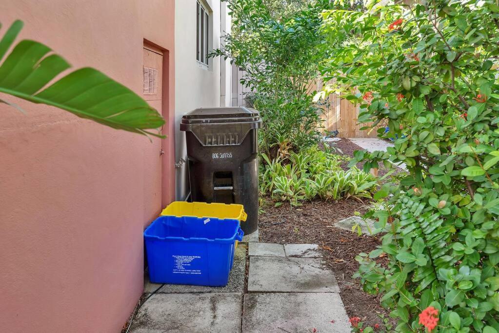 Charming Studio W Pool One Mile To Beach Pets Welcome Lake Worth Beach Zewnętrze zdjęcie