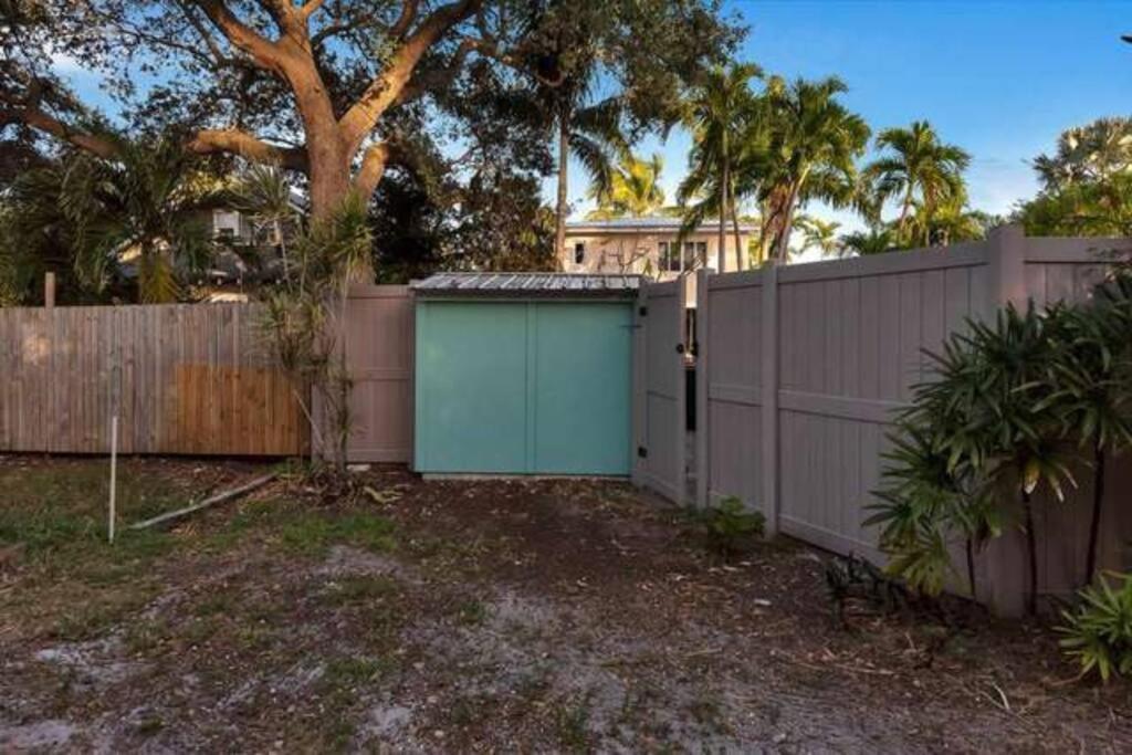 Charming Studio W Pool One Mile To Beach Pets Welcome Lake Worth Beach Zewnętrze zdjęcie