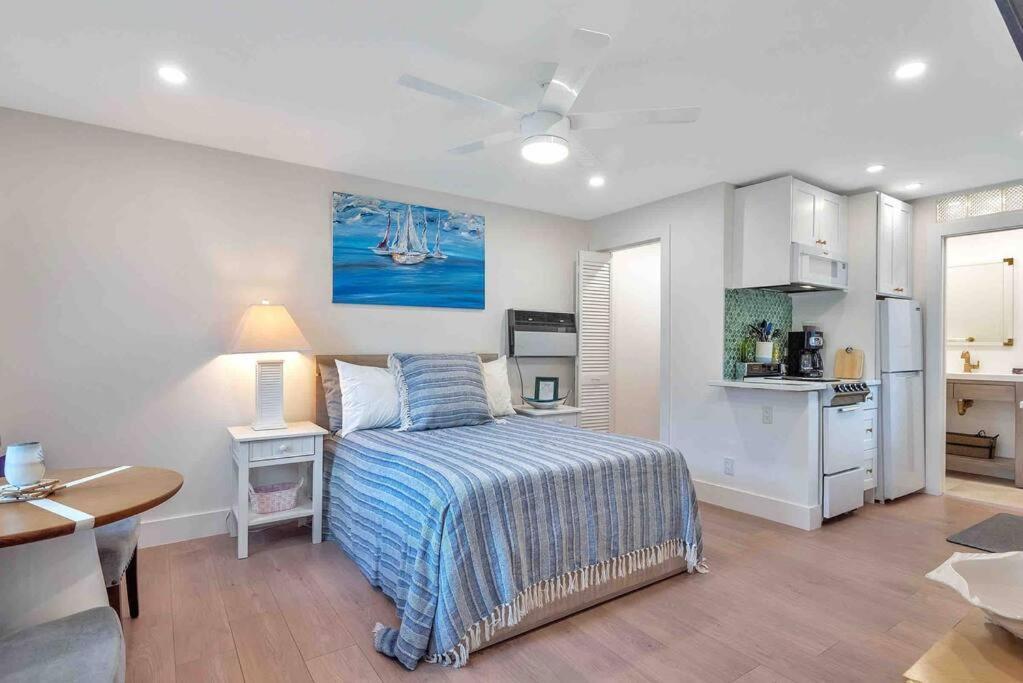 Charming Studio W Pool One Mile To Beach Pets Welcome Lake Worth Beach Zewnętrze zdjęcie