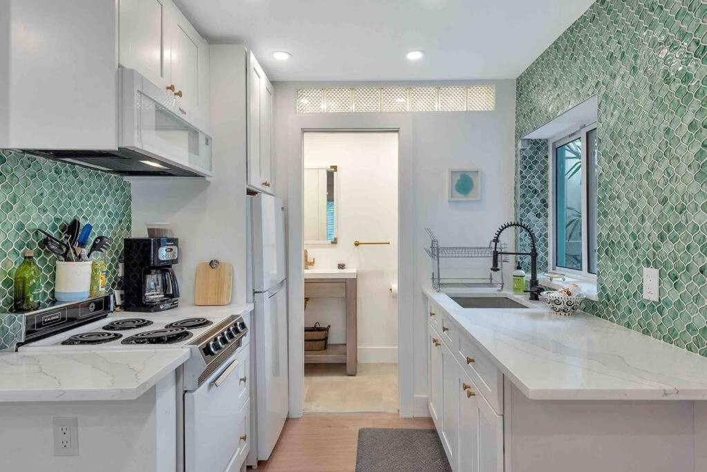 Charming Studio W Pool One Mile To Beach Pets Welcome Lake Worth Beach Zewnętrze zdjęcie