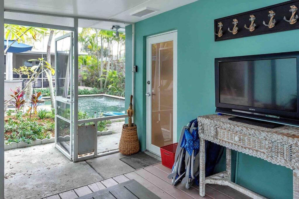 Charming Studio W Pool One Mile To Beach Pets Welcome Lake Worth Beach Zewnętrze zdjęcie