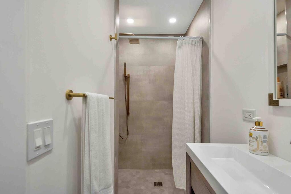 Charming Studio W Pool One Mile To Beach Pets Welcome Lake Worth Beach Zewnętrze zdjęcie